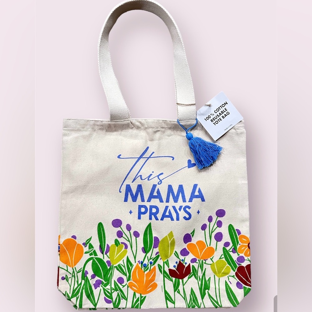 Canvas Tote “This MAMA Prays”
